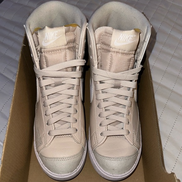 nike | women’s blazer mid ‘77 next nature white/cream/nude - Picture 3 of 8